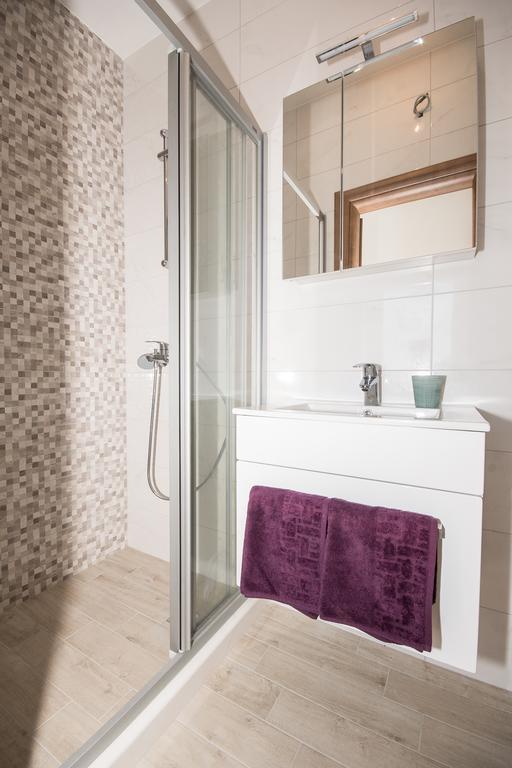 Apartment & Room Ladisic Orasac Esterno foto